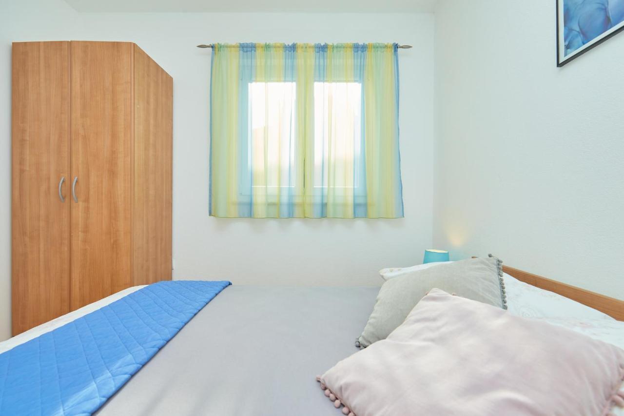 Apartments Zelic Tucepi Room photo
