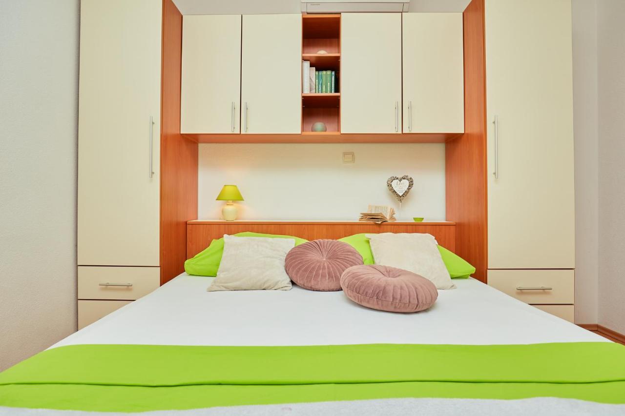 Apartments Zelic Tucepi Room photo