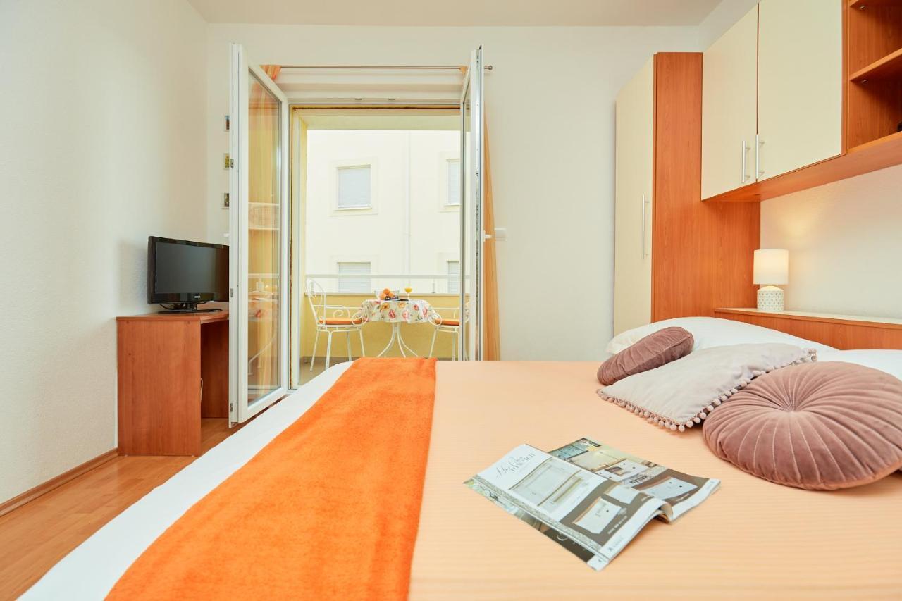 Apartments Zelic Tucepi Exterior photo