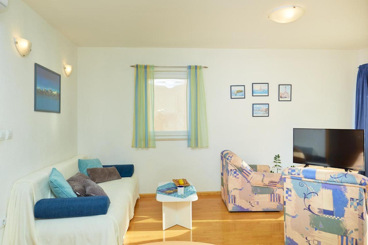 Apartments Zelic Tucepi Exterior photo